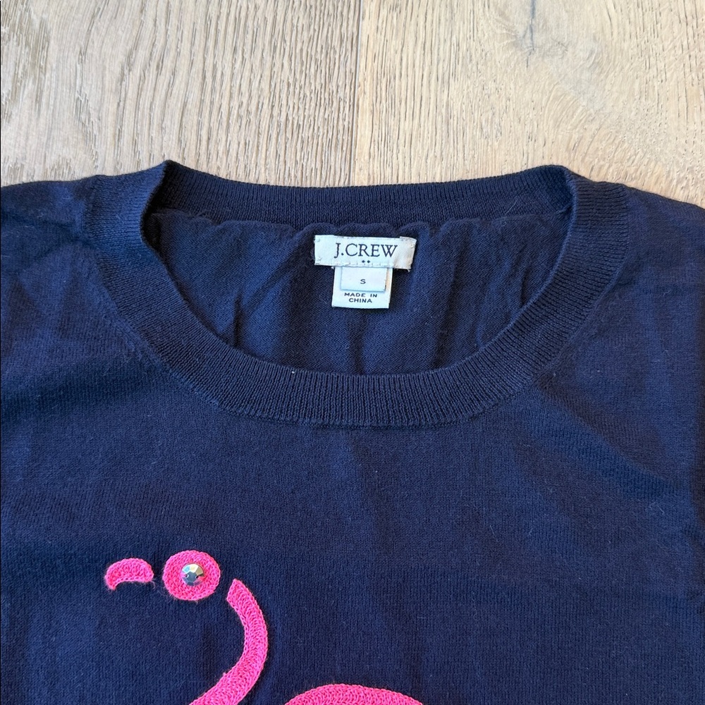 J.Crew Navy Lightweight Sweater with Pink Flamingo – Size Small – EUC - Picture 3 of 4